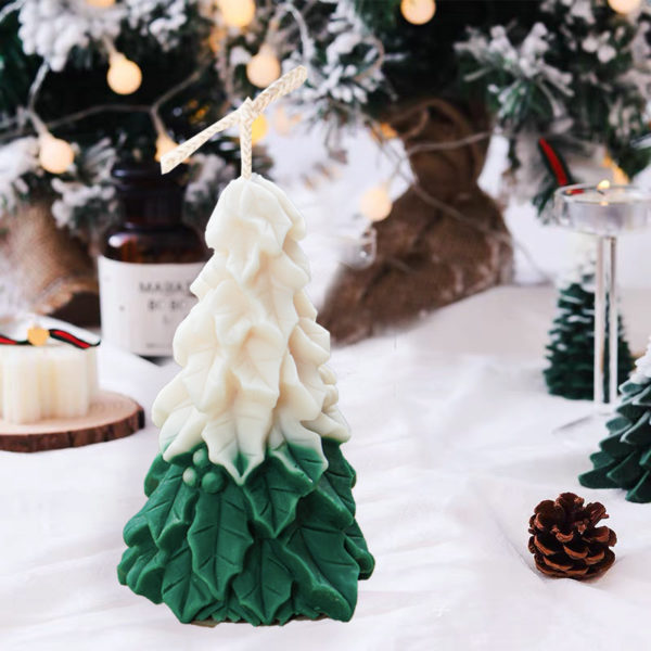 Christmas Tree Candles,christmas tree shaped candles,christmas tree candles scent,pine tree candles,christmas tree smelling candles